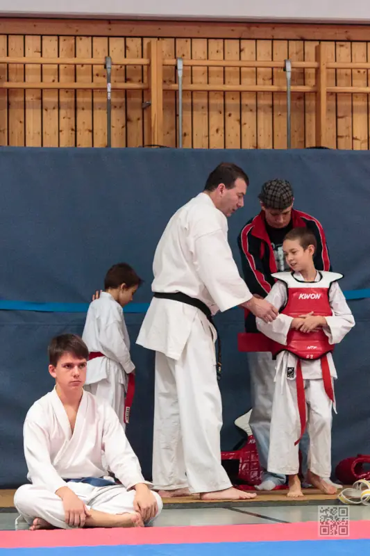 Juniorcup 2012 – Dojo Oberschöneweide Senpai Peter mit Erik