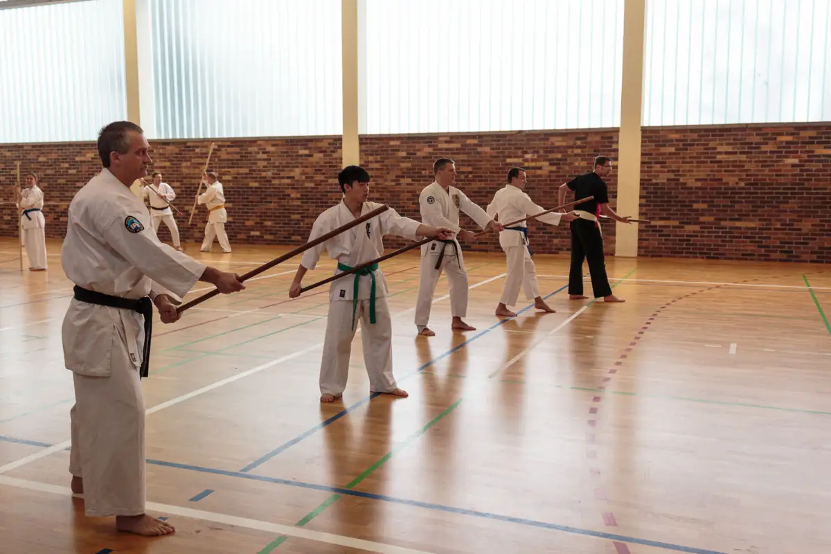 KKK e.V. – Bo-Stab Training Lindow (2013) Karateka des Kyokushinkai Karate Köpenick e.V. beim gemeinsamen Kobudo Training mit dem Bo-Stab im Trainingslager Lindow 2013.