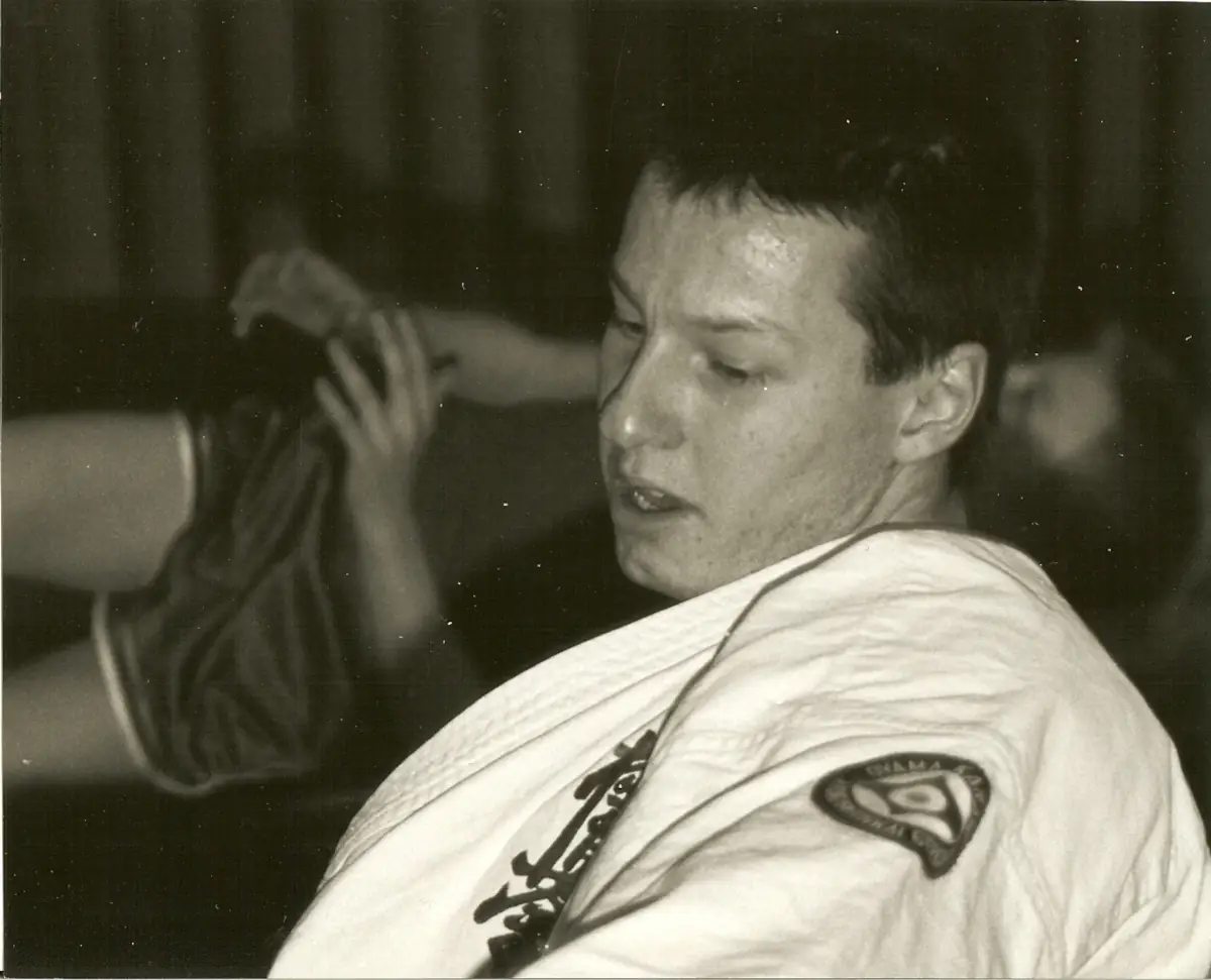 Stephan im Gi – 1993 Stephan vom Kyokushinkai Karate Köpenick e.V. im Gi, Aufnahme aus dem Jahr 1993