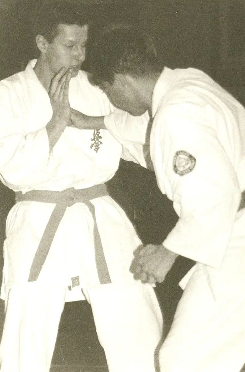 Stephan und Olli beim Training – 1993 Stephan und Olli vom Kyokushinkai Karate Köpenick e.V. im Gi beim Training, Aufnahme aus dem Jahr 1993