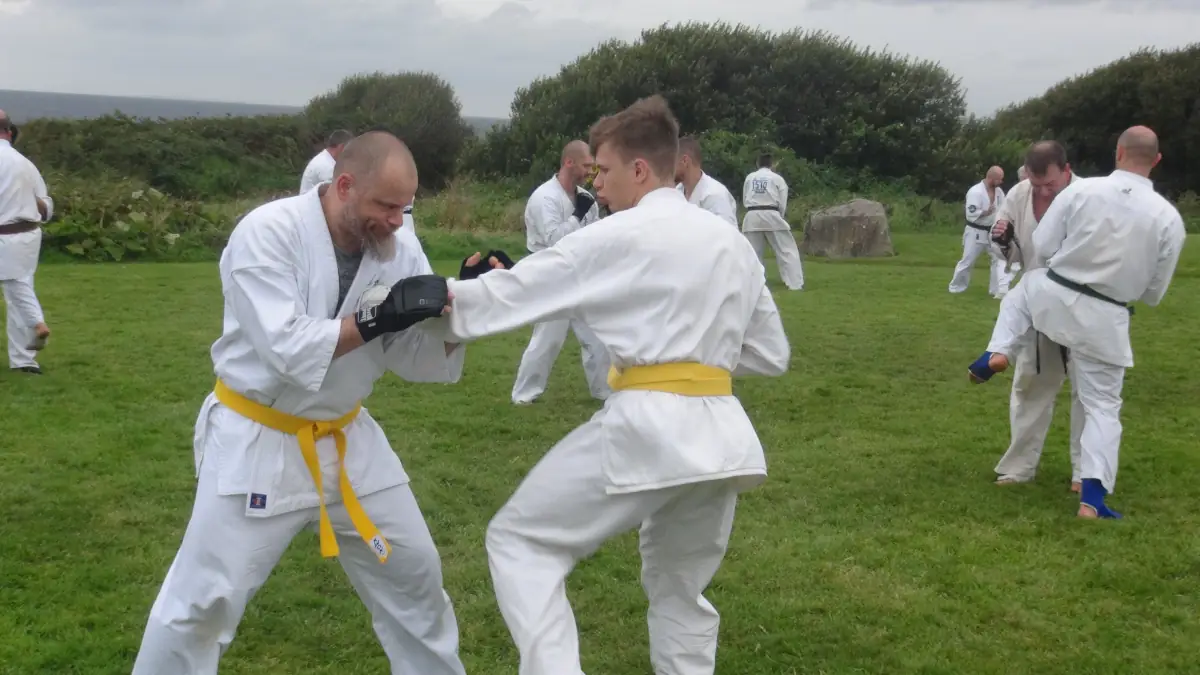 Training am Atlantik Karateka des Kyokushinkai Karate Köpenick e.V. beim Training am Atlantik