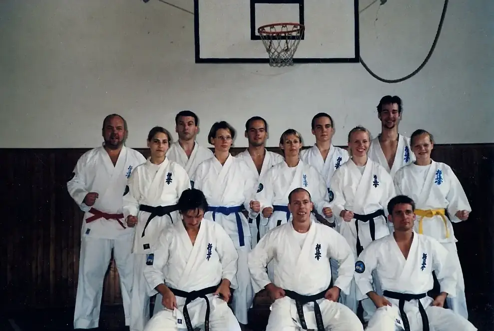 Kyokushinkai Karate Köpenick in Tschechien 1995 Historisches Gruppenfoto der Kyokushinkai Karate Gruppe aus Berlin-Köpenick beim Trainingslager 1995 in Tschechien.